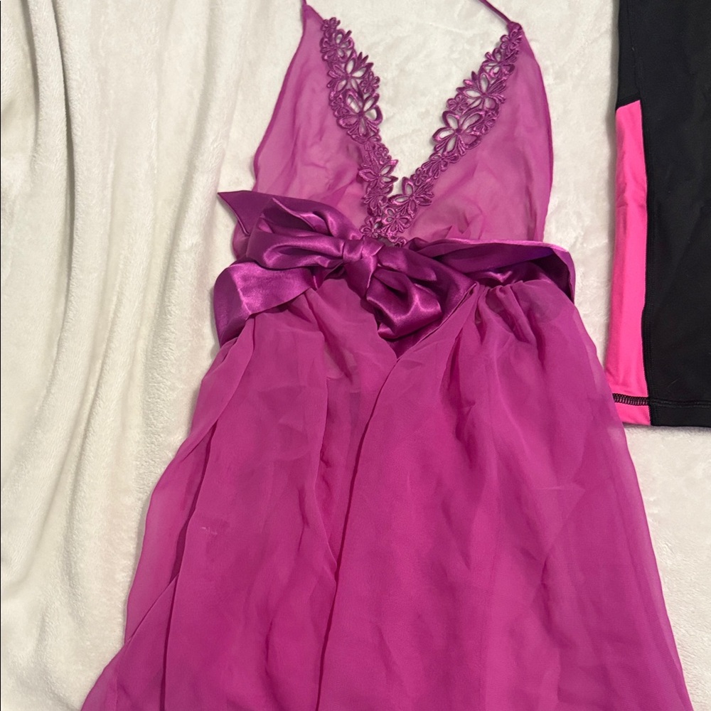 Victoria's Secret Bundle - Picture 2 of 10